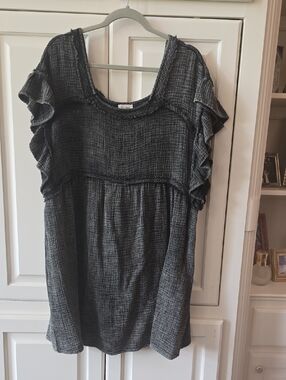 BiBi Charcoal Textured Ruffle Sleeve Tunic